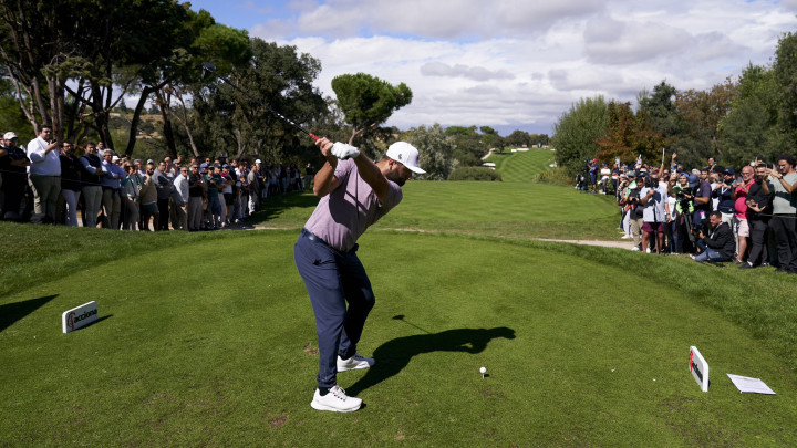 Jon Rahm đánh -3 vòng mở màn Open de España 2024