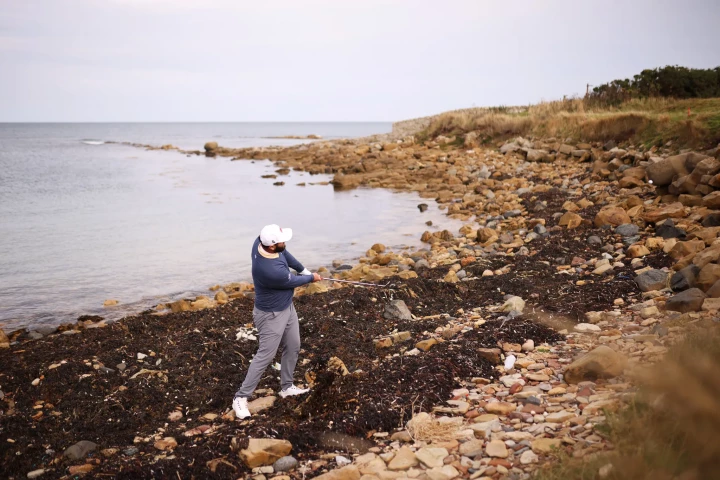 Tuyệt đỉnh cứu par của Jon Rahm từ bãi đá tại Alfred Dunhill Links Championship 2024