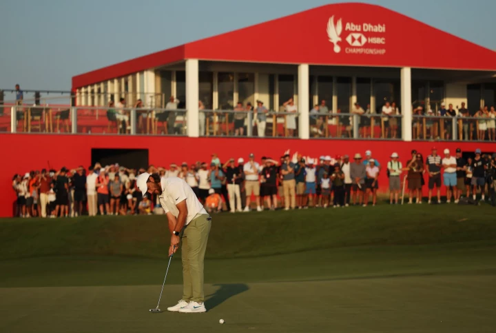 Tommy Fleetwood lập kỷ lục sân Yas Links, dẫn đầu Abu Dhabi Championship