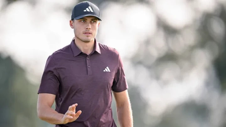 Đánh -9 gậy, Ludvig Åberg dẫn đầu Farmers Insurance Open