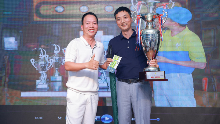Golfer Nguyễn Văn Hòa vô địch tại giải "Chúc mừng đội tuyển và vinh danh Nhà tài trợ" của CLB Golf Land