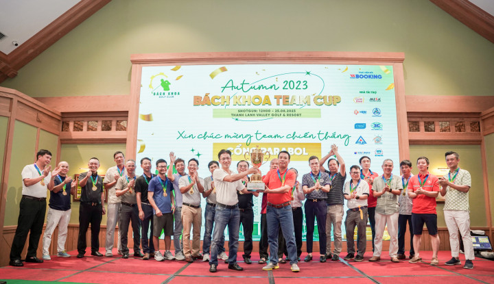 Team Cổng Parabol thắng áp đảo Nhà Bát Giác tại Giải đấu Bách Khoa team Cup - Autumn 2023