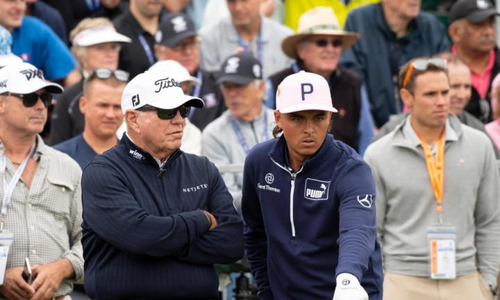 Huấn luyện viên Butch Harmon đã giúp Rickie Fowler lấy lại phong độ như thế nào?