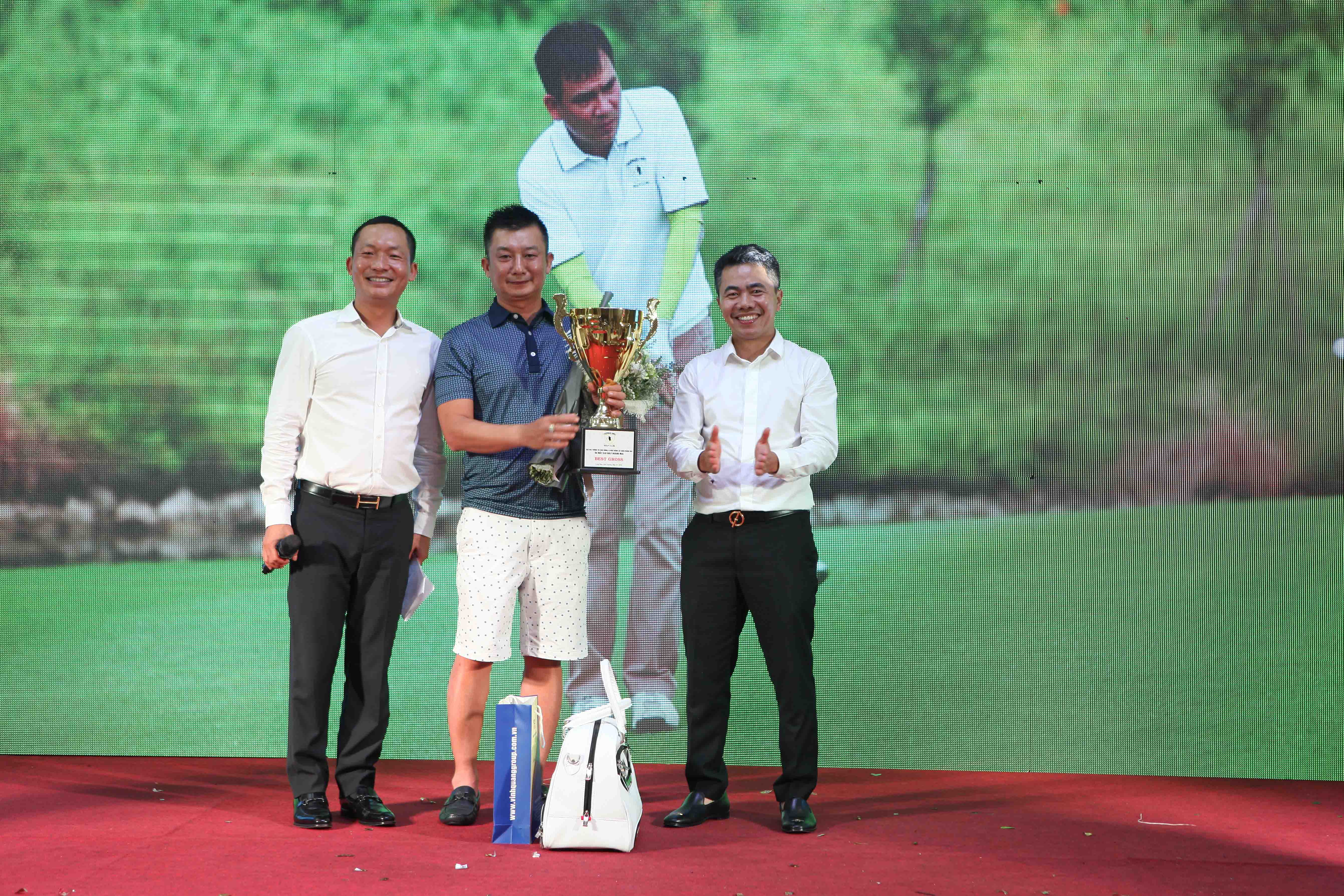 Giải Golf Hoàng Mai lần thứ I: Golfer Hoàng Hữu Sơn giành chức vô địch!